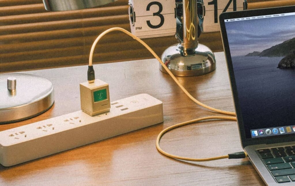 애플 매킨토시 클래식 스타일 USB 충전기가 나왔습니다(SHARGEEK Retro 35 GaN Charger) 